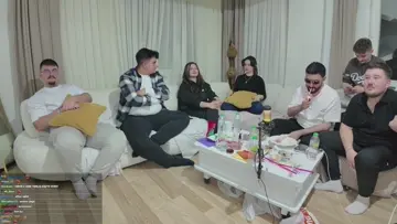 Büşranın bakışlar anlatıyo herşeyi