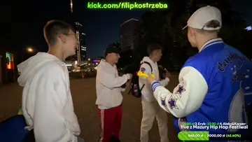 Dziewczyna mu pozwoliła na randkę z inną