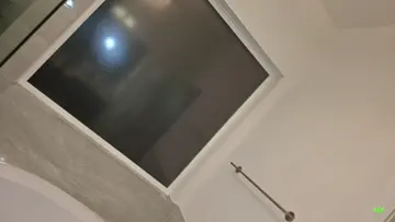 mooty takin a minute shower 