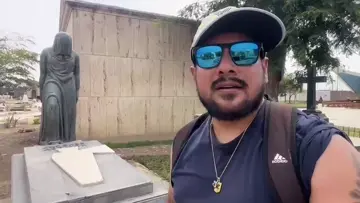 LA VIUDA NEGRA DEL CEMENTERIO EL ANGEL