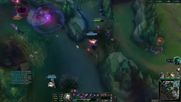 se escapa akali