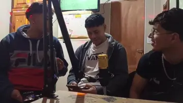 TIENE 15 AMIGO JAJAJAAJAJAJA