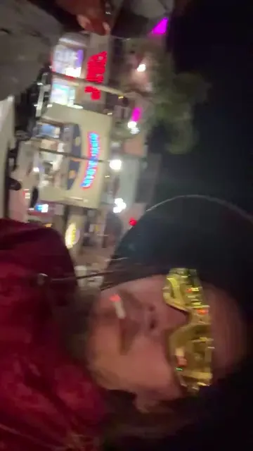 bro sus with lighter share