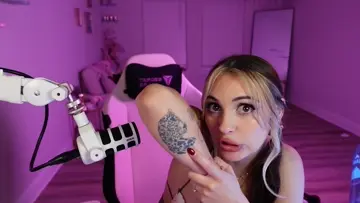lu2hot elbows touch