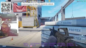 Carlinhos desarmando Bomba.