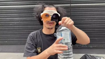 山岡のこのTシャツ5000円だってwwww見えないーーwwww
