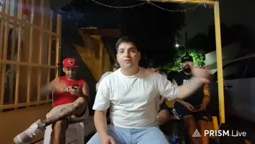 Acá hay gente real