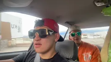Le hacen cabrear al culebra jajaja 😂