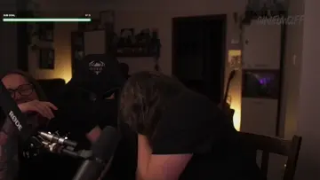 <33