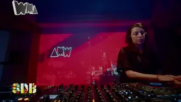 Inez Akker