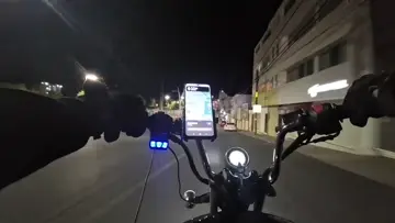 OBEJA NEGRA TRAE PEDIDOS EN LA COLA Y HUELE A MJ