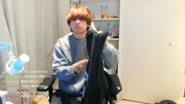 シンジTシャツを破くクルル