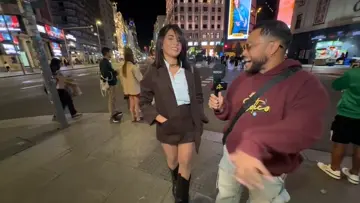 hermosa chica en las calles de madrid
