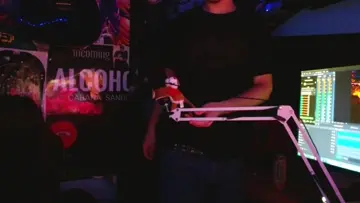 Mic down