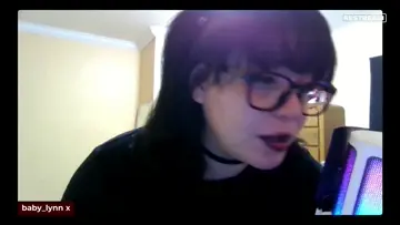 <3