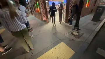 i walk shi down