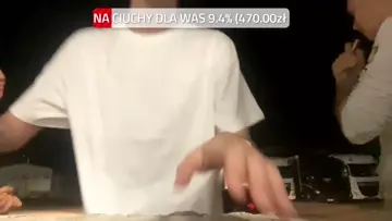 daje kurwie miodu