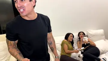 no es de ahuevos estar pegado a mi
