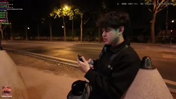 EL DE ATRAS AMIGO, SE TE PARO A VERTE