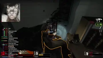 momento de terror en el pasillo