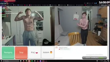 Najcior wali kopa na krzesło