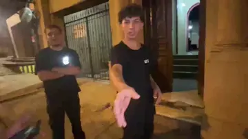 Se ve una persona al entrar
