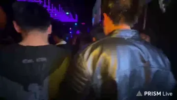 yo saliendo a escondidas de mi mama