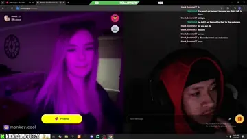 SNOWBUNNY SHAKING ASS😍