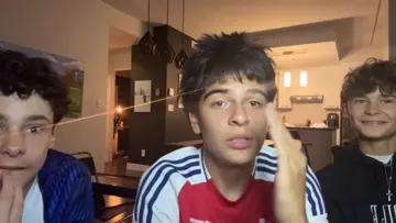 julien leak son adresse