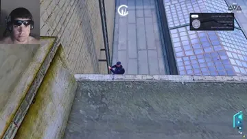 Besouro derrubando 2 policia do predio kkkkkkkkkk