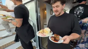 buffet boat 