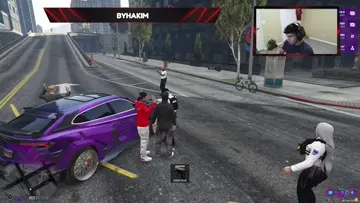 El mexicano nos vende con la policia😡