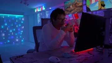 Bak bak bana bi şey denince nasıl yüzü gülüyo