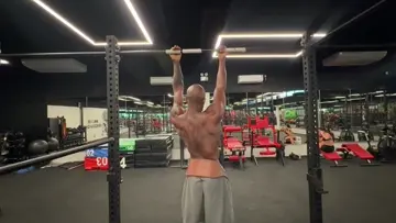 Warm up pull ups @44