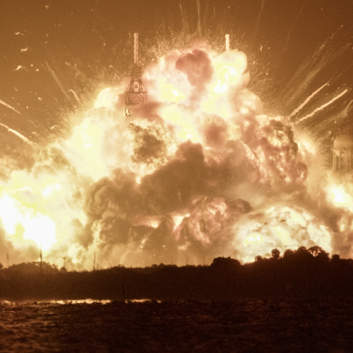 182 – Cohetes y explosiones