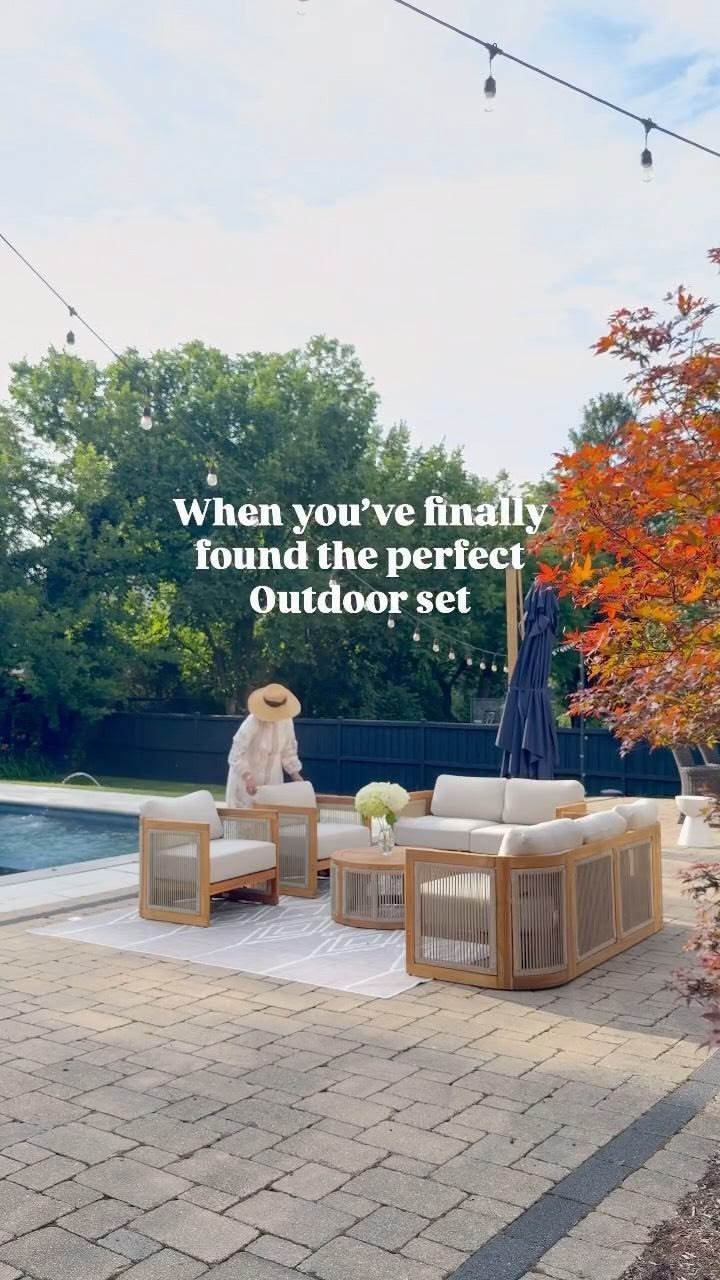 This acacia wood and soft rope outdoor set is the set of my 