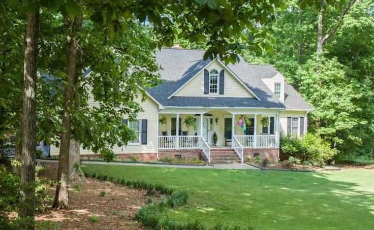 116 Walton Court, Greer SC 29651 $370,000 Looking for a spac