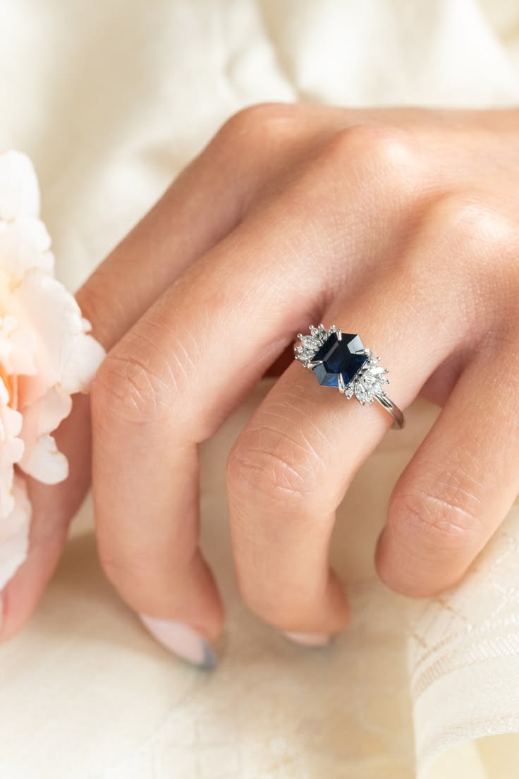 Blue sapphire engagement rings are a beautiful alternative t