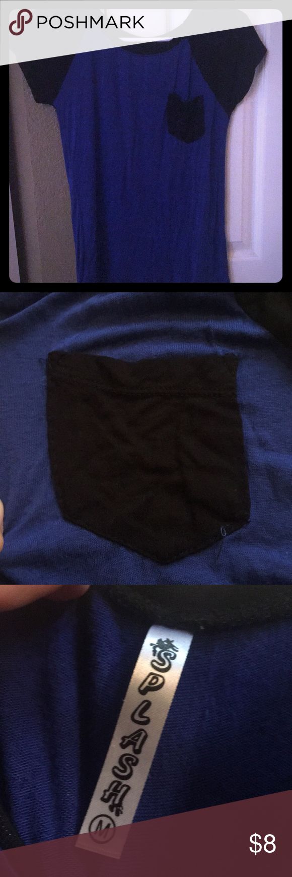 Blue and black pocketed T-Shirt This is the lightest shirt y