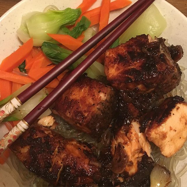 #dinner #salmon in a demiglaze of honey, onion and #garlic #