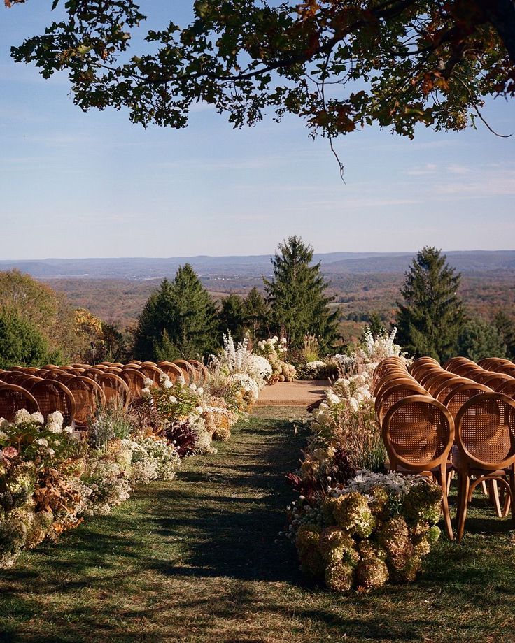 fall wedding. outdoor wedding. upstate new york wedding venu