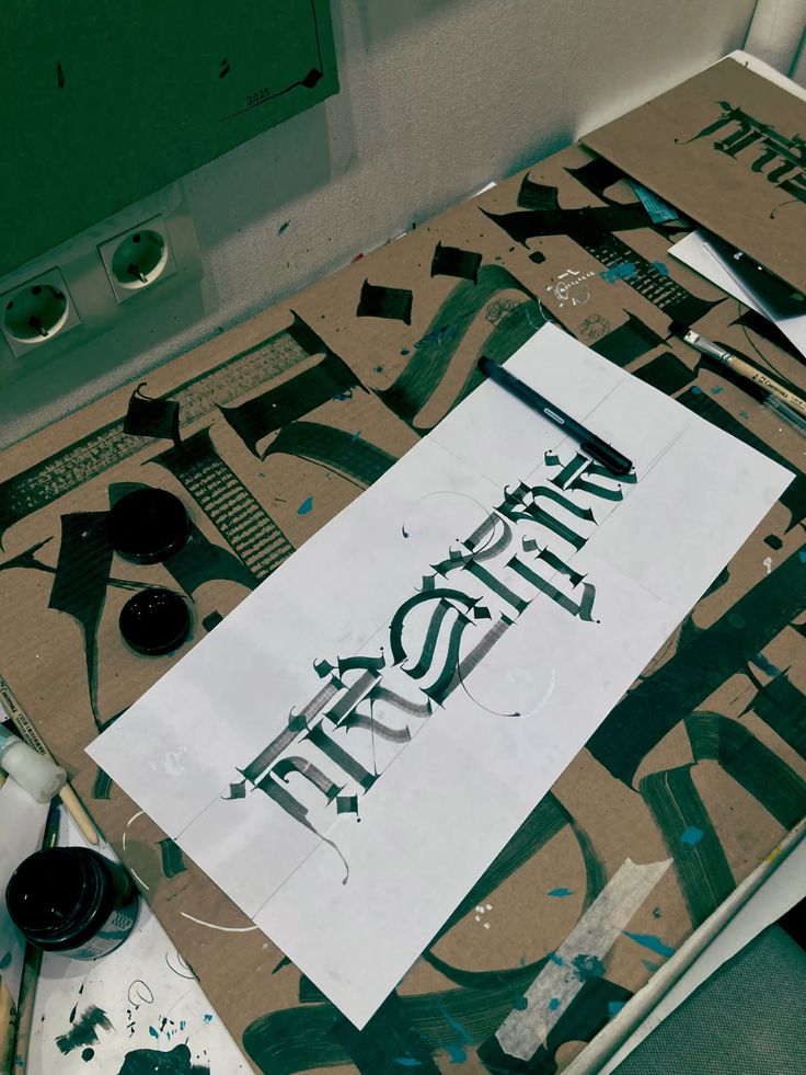 To order works - inst: @Discreetism_

calligraffiti / callig