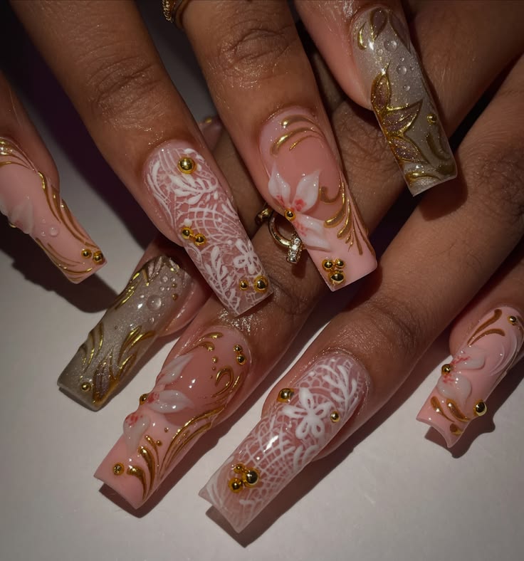 Inspo from @nailssbymichelleee seen on @nailporn 

#nagels #