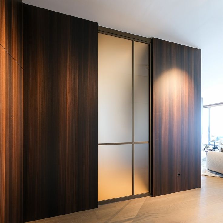 Beautiful 'Slideways 5730' sliding door 🤩, finished in bronz