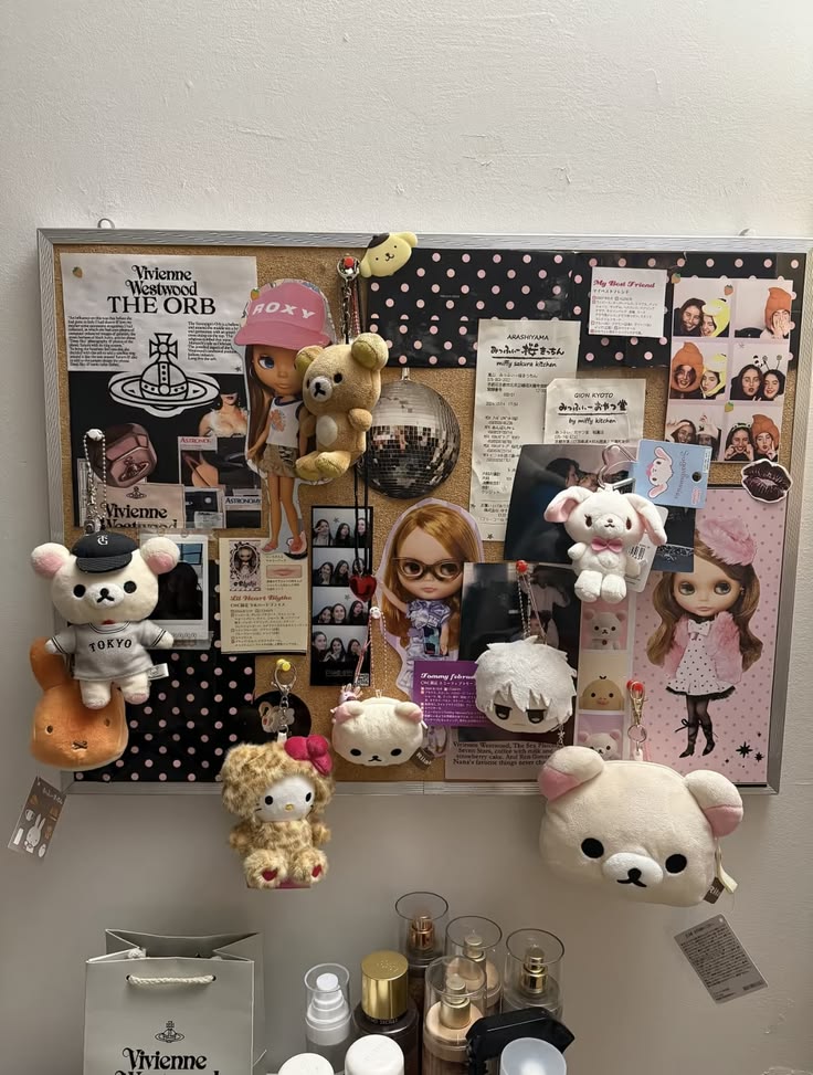 blythe hello kitty sugarbunnies korilakkuma room decor  via 