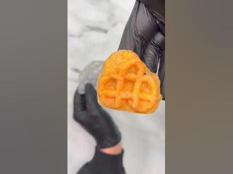 The COOLEST Japanese Candy 😳