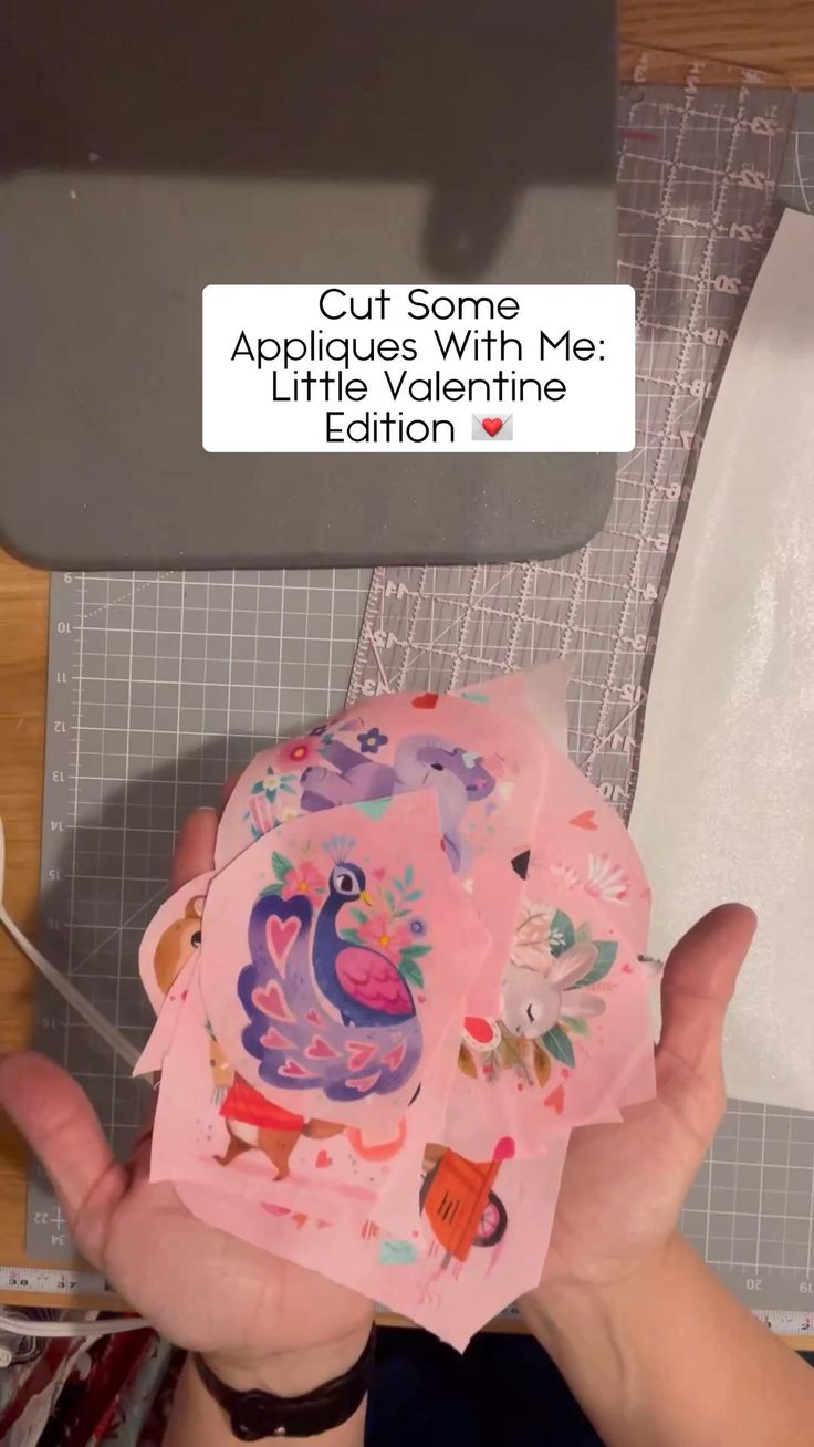Appliques are great for both sew and no-sew crafts!
#appliqu