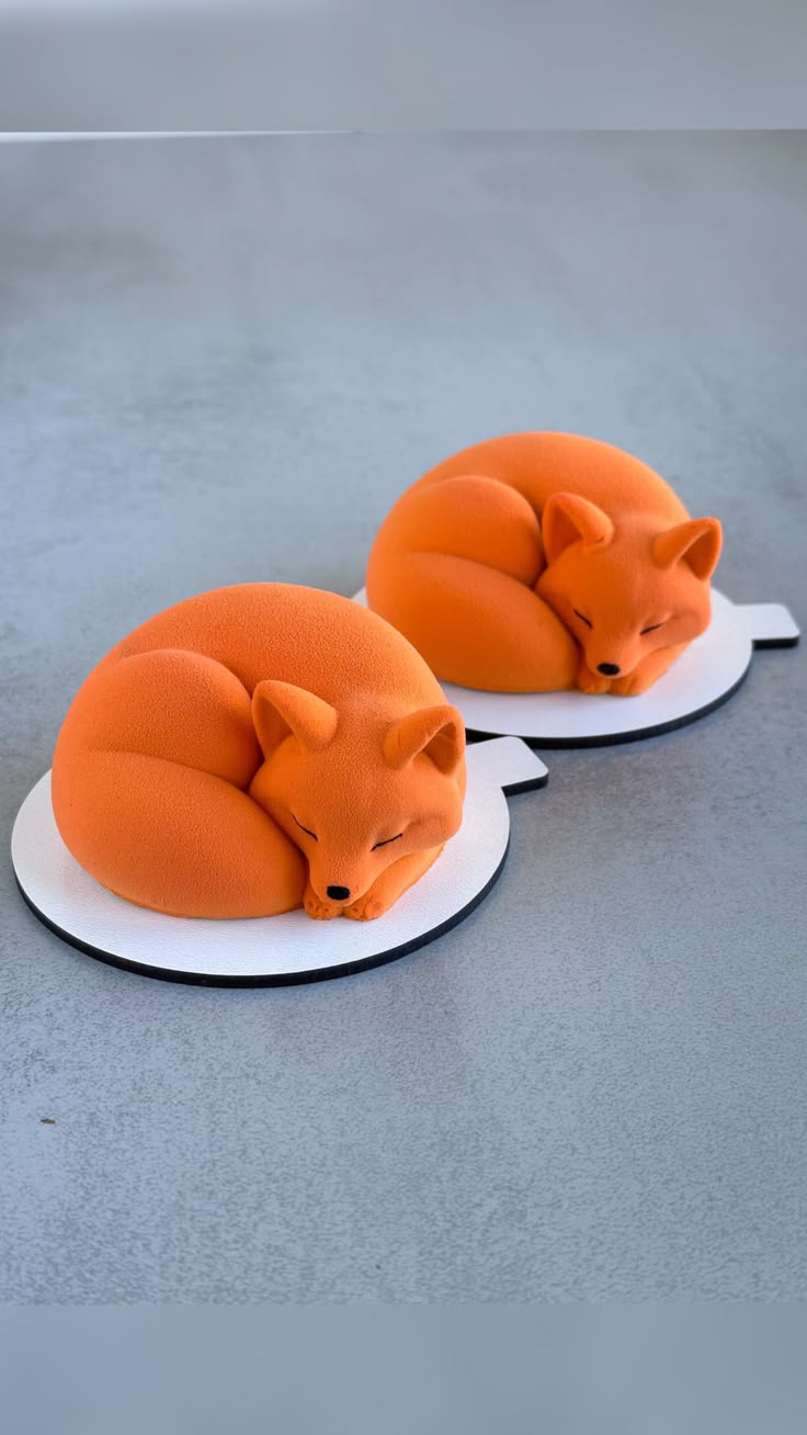 Новинка! 🦊 Тістечка у вигляді лисичок з наших форм 🧡

Згорну