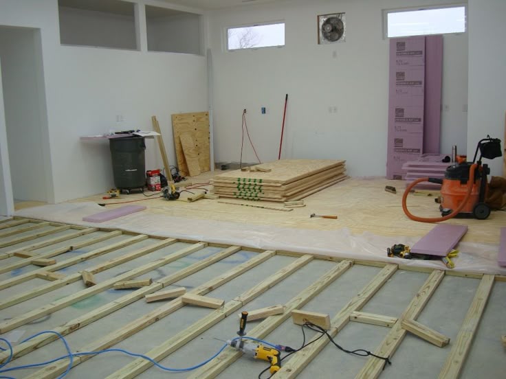 How to lay the floor over the concrete, can insulate with st