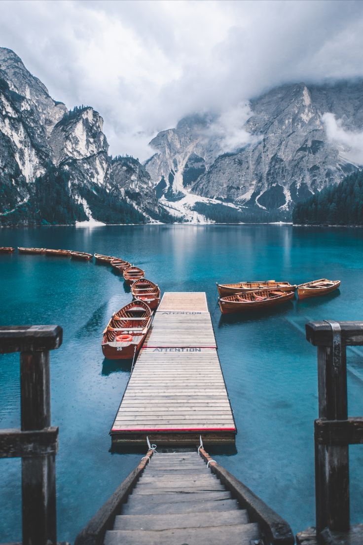 📍Pragser Wildsee, Italy 🇮🇹 ▫️▫️▫️ 📸 Geoffrey Lucas (unsplash